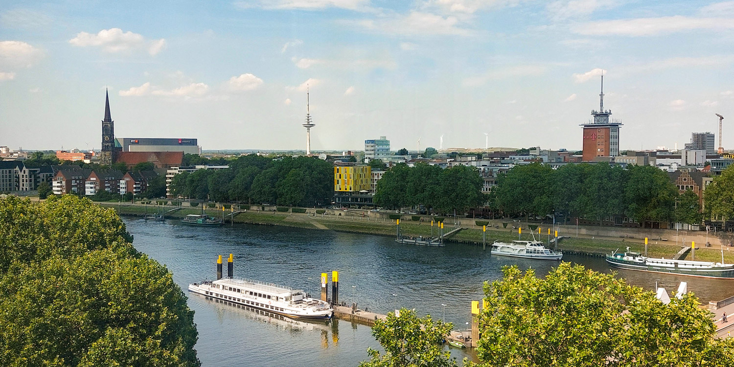 Ausblick aus den Büroräumen im 6.OG in Richtung Weser und Überseestadt 